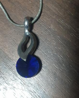 collana con pendente pietra blu (bigiotteria)