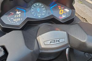 Scooter maxi Kimko 550 Ak anno 2020