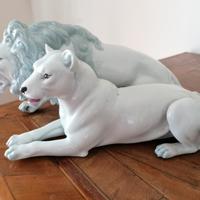 Coppia di Porcellane Corona, leoni e cervo e cani