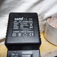 Alimentatore stabilizzato regolabile da 1,5 a 12V