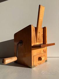 Grattugia a manovella - Lariana