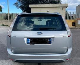 Ford Focus con Gancio Traino