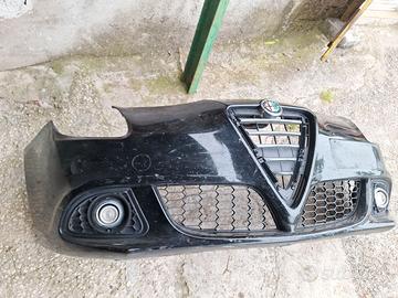 Paraurti anteriore con faretti