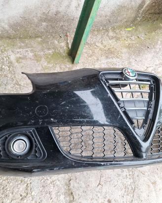 Paraurti anteriore con faretti