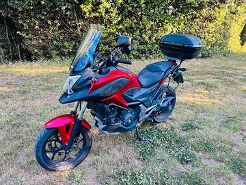 Honda NC 750X con ABS e cambio automatico DCT