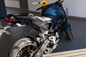 HONDA CB 125r