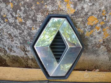 Mostrina logo stemma Renault Scenic serie 2(03-09)
