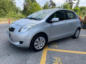 Toyota Yaris 1.0 5 porte Sol