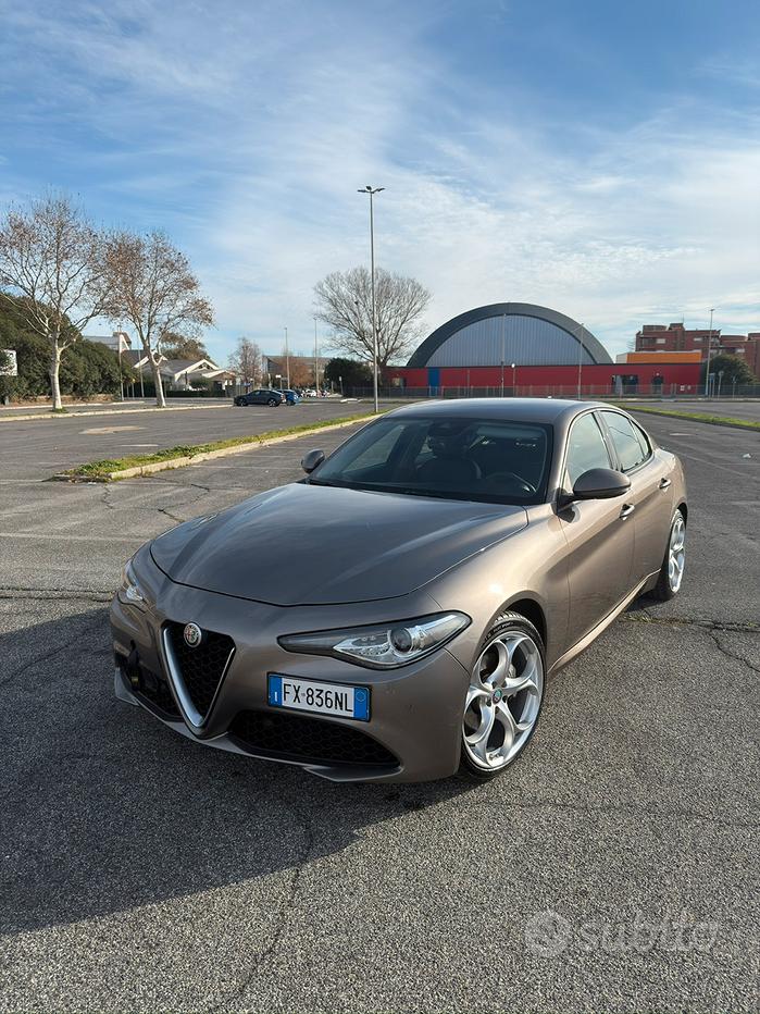 ALFA ROMEO Giulia (2016)
