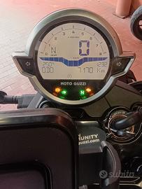 Moto Guzzi V7 - 2023