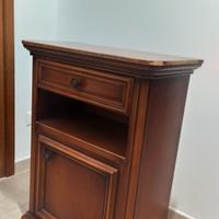 Mobiletto vintage in legno