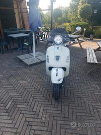 vespa 300 gts