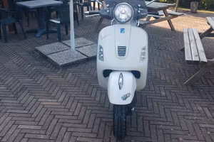 vespa 300 gts