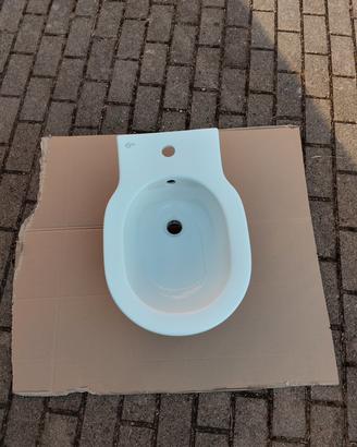 Bidet sospeso serie Connect Ideal standard