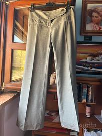 Completo estivo a righe.