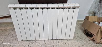 radiatore 13 elementi nuovo mai usato