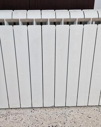 radiatore 13 elementi nuovo mai usato