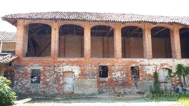 Stalla con fienile x ristrutturazione