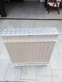 Govoni cassoni in alluminio per tenda da tetto