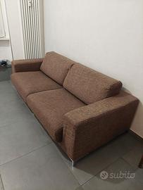 Divano  Château d'Ax 150 euro in buone condizio