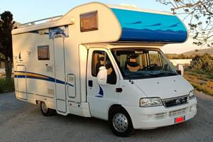 Camper mansardato