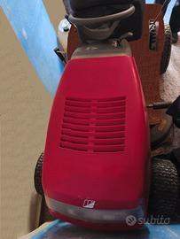 Trattorino tagliaerba