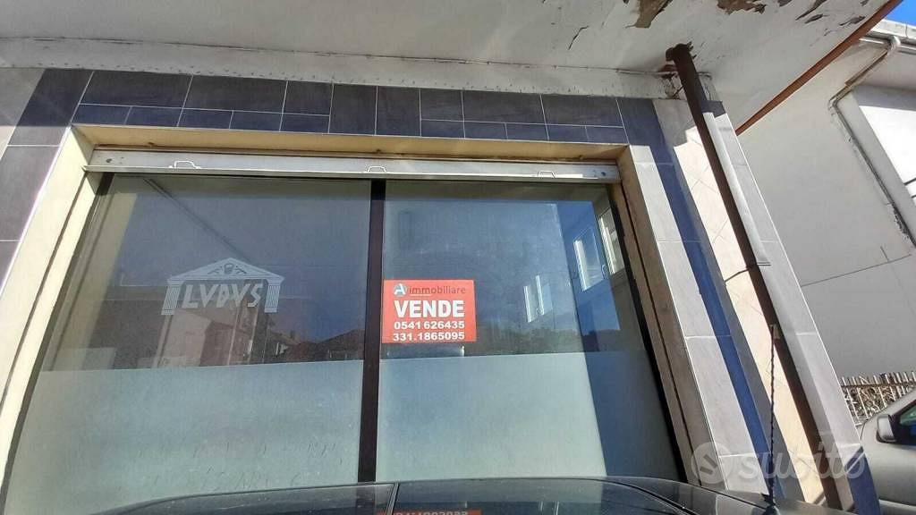 Attività / Licenza di 98 m² con 1 locale a Riccion - Vista 3