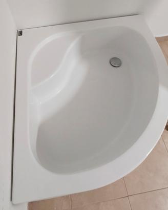 piatto doccia in resina e box doccia in vetro 