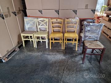 sedie spaiate in legno  stock