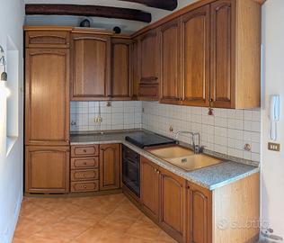 Cucina completa + Tavolo 10 posti + 8 Sedie + Mob