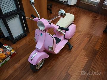 Vespa PX Elettrica per Bambini 12V - Colore Rosa (