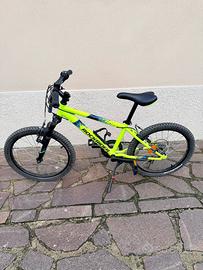 Bici MTB bambino Rockrider ST500 6-9 anni 20”