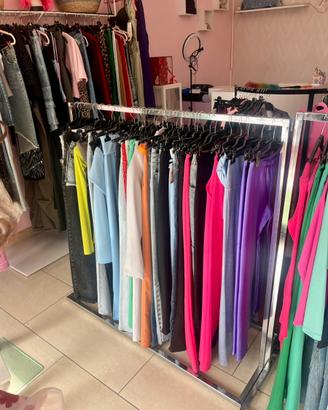 2 Stand abbigliamento