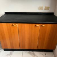 mobile in legno con 3 antine