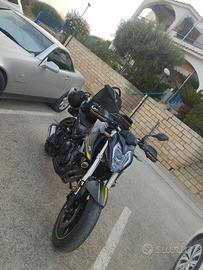 Moto naked