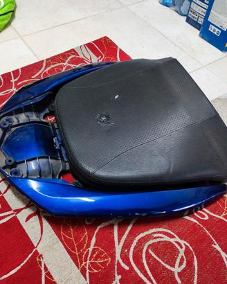 alettone e sella post majesty 400