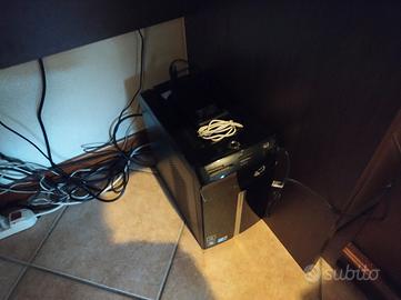 pc pacarbell e schermo o separati eventualmente