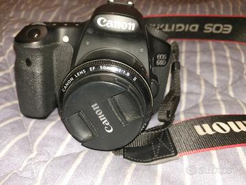 Canon Eos 60D + obiettivo EF-S 18-55 mm, f/3,5-5,6