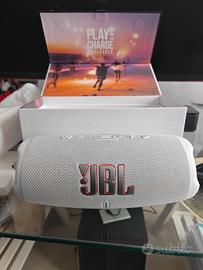 JBL Charge 5 bianca