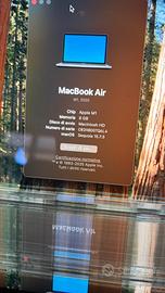 MacBook Air M1 con schermo danneggiato