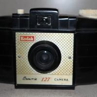 KODAK BROWNIE 127 FOTOCAMERA PERLLICOLA ANALOGICA
