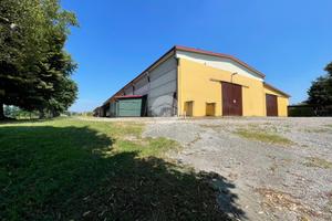 CAPANNONE A BERNATE TICINO