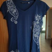 t-shirt blu e bianca 