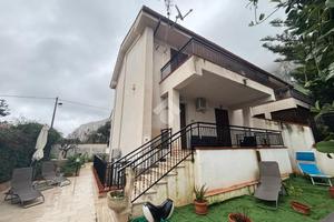 PORZIONE DI BIFAMILIARE A ISOLA DELLE FEMMINE