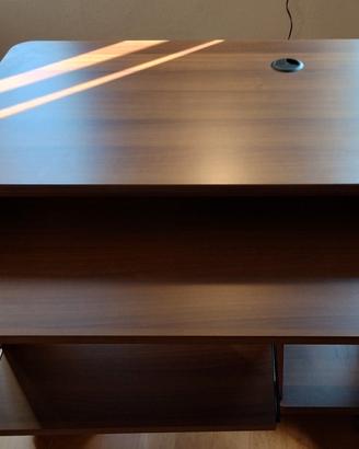 Scrivania PC compatta in legno