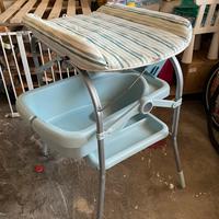 Fasciatoio con vaschetta pieghevole