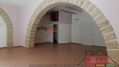 Locale Commerciale Zona Viale Regione (Rif.765)