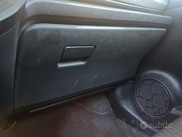 Cassetto portaoggetti TOYOTA YARIS del 2012