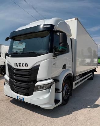 Iveco S WAY 360 Furgonato