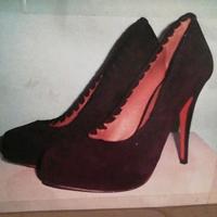 décolleté in suede nero
